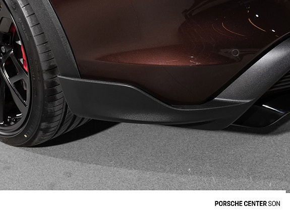 Porsche Taycan Cross Turismo 13 of 30