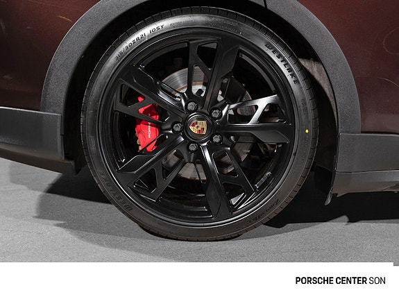 Porsche Taycan Cross Turismo 29 of 30