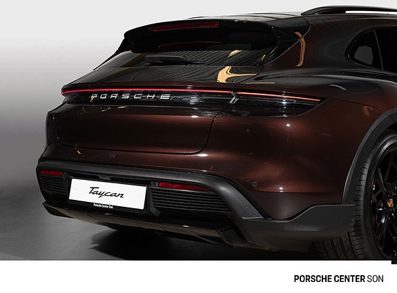 Porsche Taycan Cross Turismo 9 of 30