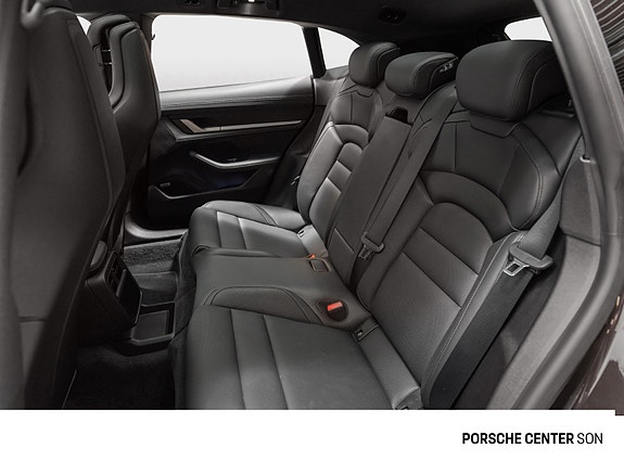 Porsche Taycan Cross Turismo 6 of 30