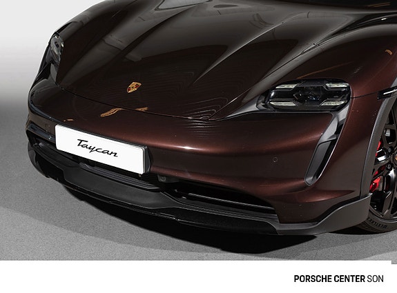 Porsche Taycan Cross Turismo 7 of 30