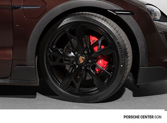 Porsche Taycan Cross Turismo 30 of 30