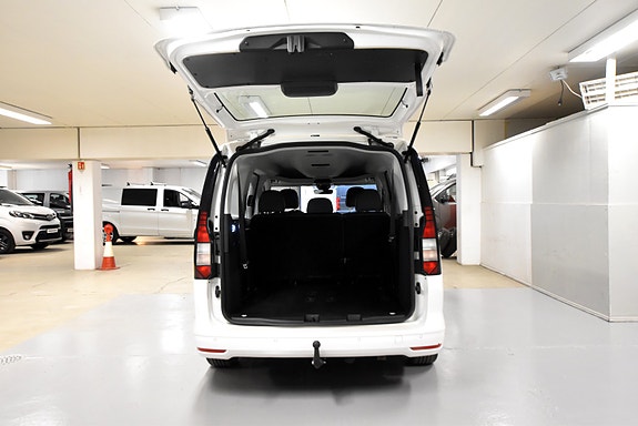 Volkswagen Caddy Maxi 21 of 30