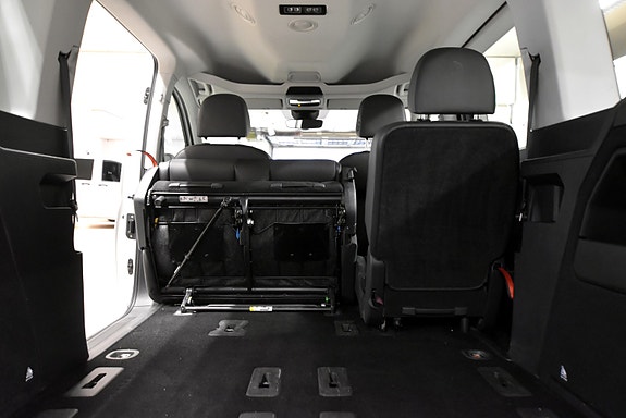 Volkswagen Caddy Maxi 24 of 30