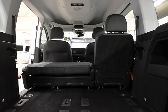 Volkswagen Caddy Maxi 23 of 30