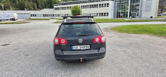 Volkswagen Passat 3 of 9