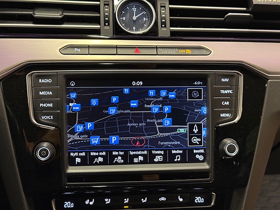 Volkswagen Passat 26 of 30