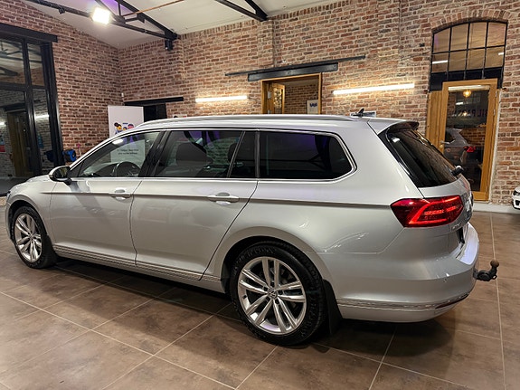 Volkswagen Passat 9 of 30