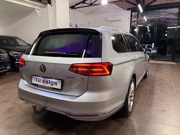 Volkswagen Passat 13 of 30