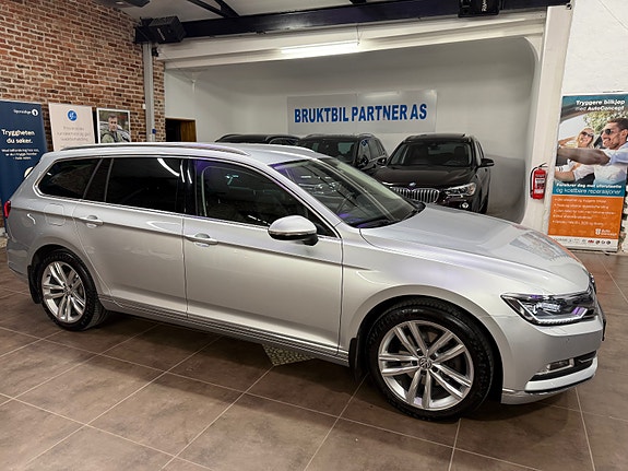 Volkswagen Passat 18 of 30