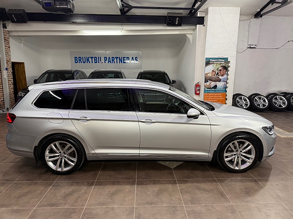 Volkswagen Passat 17 of 30