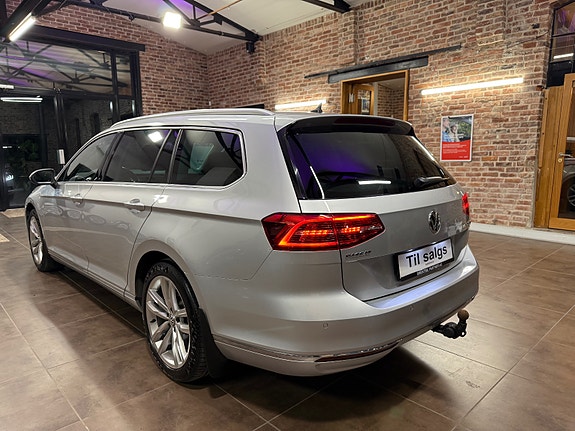 Volkswagen Passat 10 of 30
