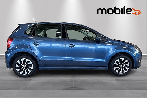 Volkswagen Polo 2 of 5