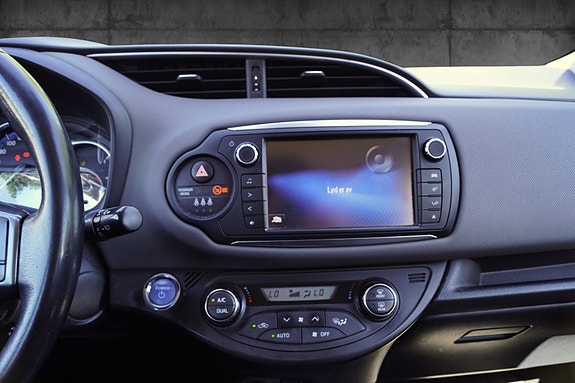 Toyota Yaris 26 of 30