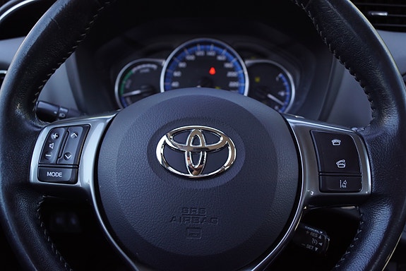 Toyota Yaris 17 of 30