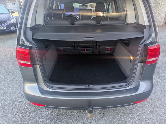 Volkswagen Touran 22 of 27