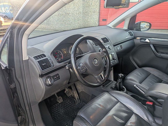 Volkswagen Touran 20 of 27