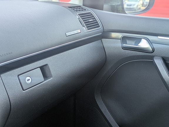 Volkswagen Touran 26 of 27