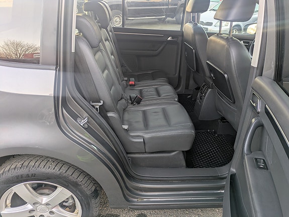 Volkswagen Touran 24 of 27