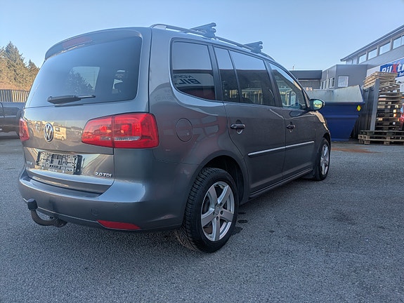 Volkswagen Touran 6 of 27