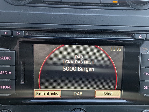 Volkswagen Touran 14 of 27