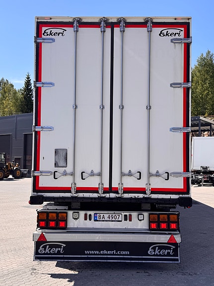Ekeri 3 akslet skaptrailer med sideåpning, løft og sving 3 of 5