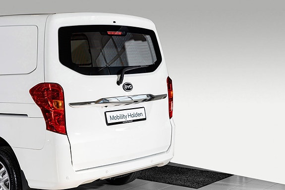 BYD T3 6 of 19