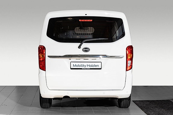 BYD T3 4 of 19