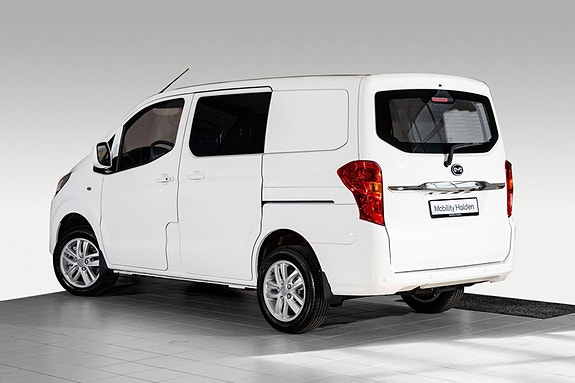 BYD T3 2 of 19