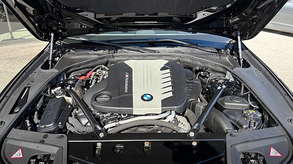 BMW M550d 4 of 30