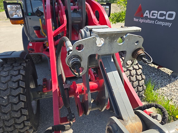 Weidemann 2080LP 9 of 14