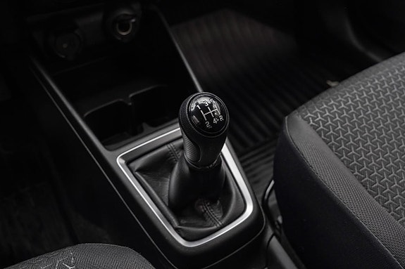 Suzuki Swift 16 of 24