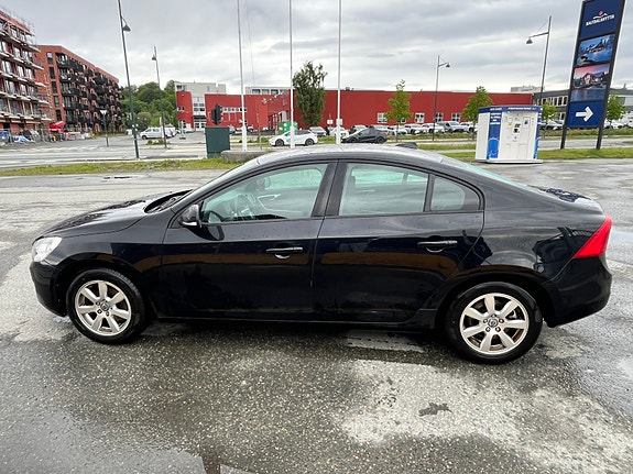 Volvo S60 11 of 21
