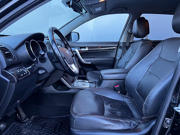 Kia Sorento 12 of 24