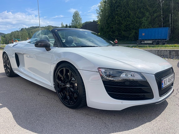 Audi R8 4 of 5
