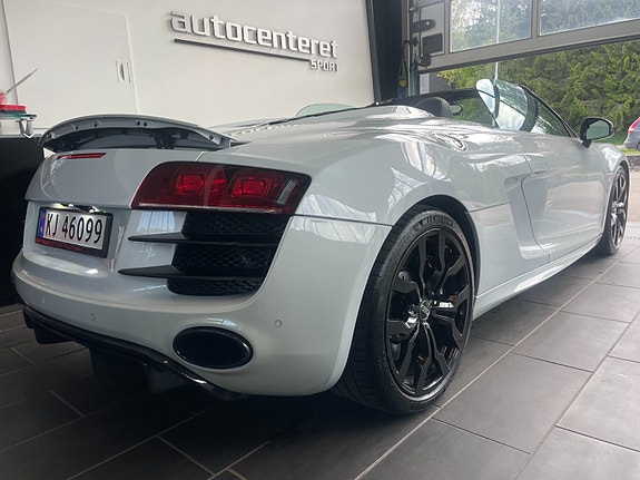 Audi R8 12 of 23
