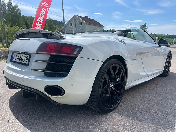 Audi R8 6 of 23