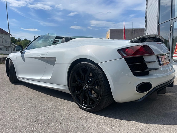 Audi R8 2 of 5