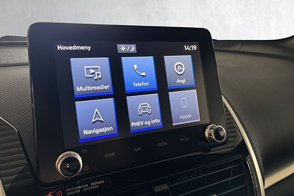 Brukervennlig infotainment med smarttelefonintegrasjon og berøringsskjerm.