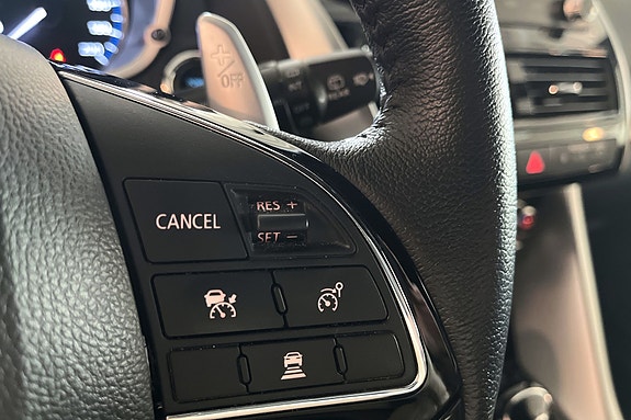 Rattstyrt Adaptiv cruise kontroll.