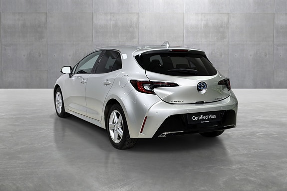 Toyota Corolla 3 of 5