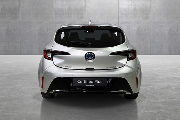 Toyota Corolla 4 of 5