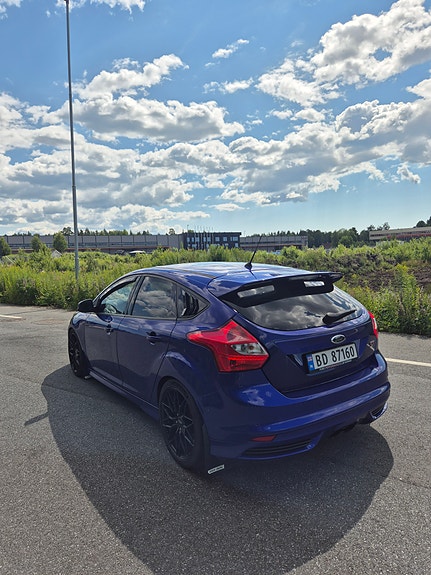 Ford Focus 4 of 5
