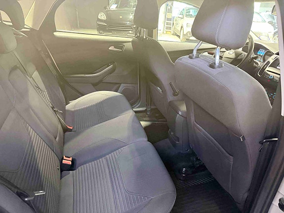 Ford Focus 19 of 23