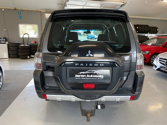Mitsubishi Pajero 5 of 5
