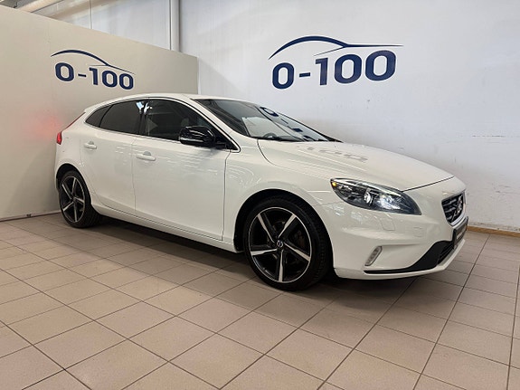 Volvo V40 2 of 5