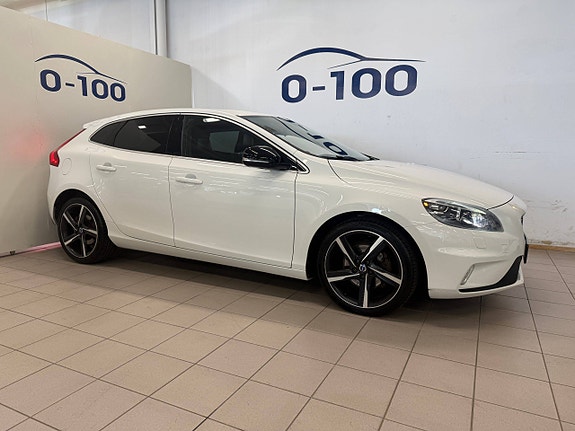 Volvo V40 3 of 5