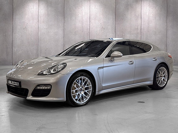 Porsche Panamera 3 of 5