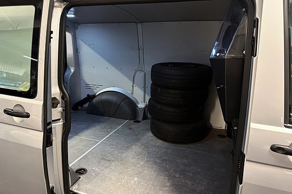 Volkswagen Transporter 13 of 18