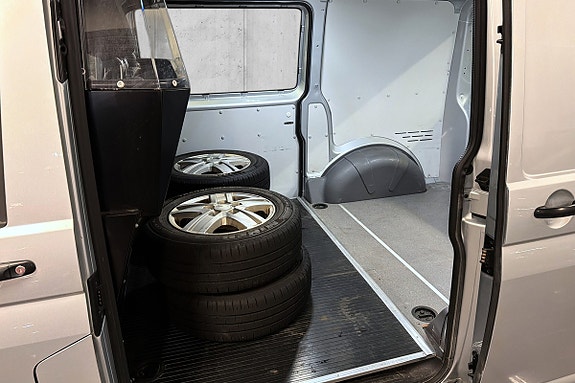 Volkswagen Transporter 12 of 22